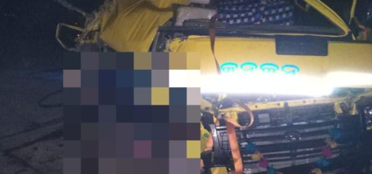 4 killed 10 Injured in Truck-Van Collision in Odishas Angul-2018
