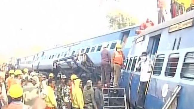 Hirakhand Express Derailed 32 Dead More than 100 Injured-2017