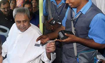 Mo Bus in Bhubaneswar CM Naveen Patnaik Takes Ride to Reach Assembly 2018