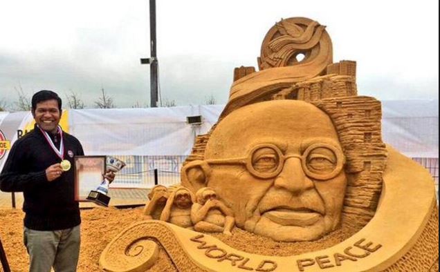 Sand artist Sudarsan Pattnaik wins gold medal at Moscow championship-Apr-2016