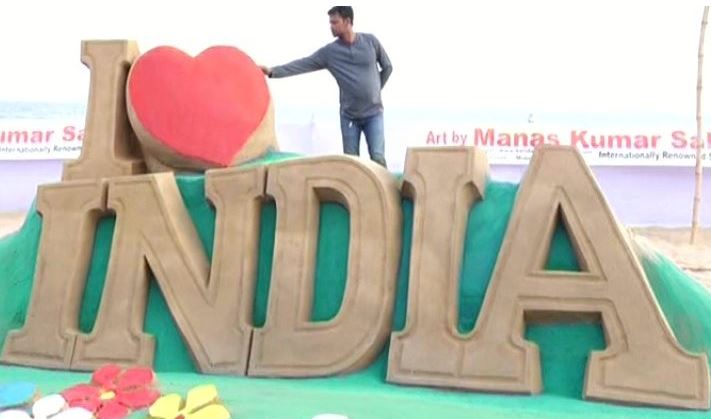 Valentine’s Day Manas Sahoo Professes Love For India On Puri Beach-2018